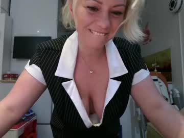 girl cam all day kiradivine image #3476279