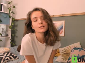girl cam all day snangel image #2557224