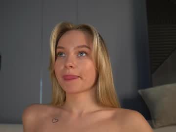 girl cam all day snow_is_falling image #8832891