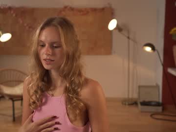 girl cam all day chillwithkira image #2730810