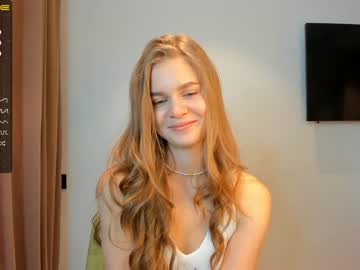 girl cam all day carolynsveronica image #5039428
