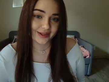 girl cam all day innocentxdoll19 image #3067976