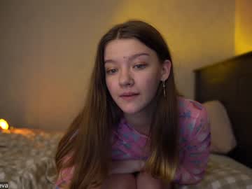 girl cam all day coyness_geneva image #1308984