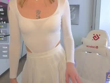 girl cam all day adri_novella image #9158062