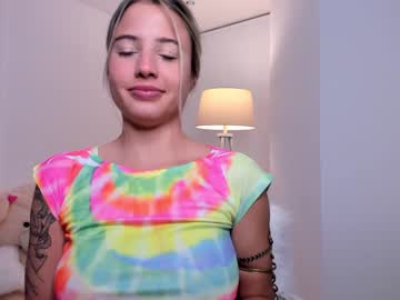girl cam all day naivebby01 image #975641