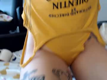 couple cam all day bee_sting image #2649572