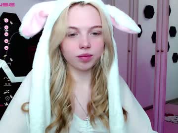 girl cam all day small_blondee image #4225326
