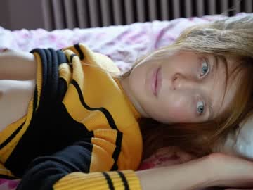 girl cam all day ellaa91 image #3194945