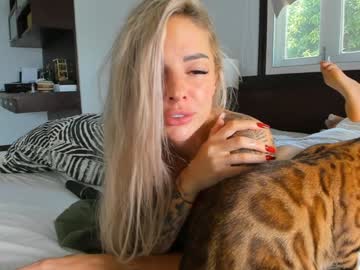 girl cam all day smurf19 image #8172070