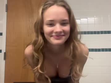 girl cam all day maddybabyy223 image #8183288