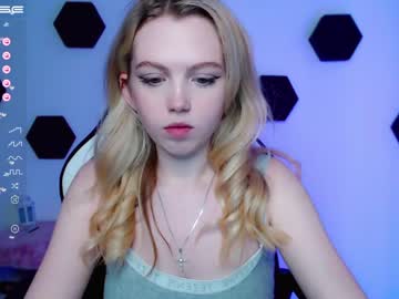 girl cam all day small_blondee image #3881250