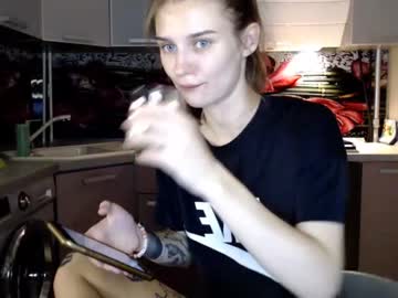 couple cam all day bee_sting image #2795352