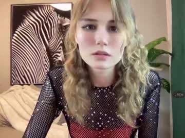 girl cam all day pae0n1a image #2710321