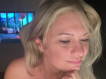 girl cam all day kiradivine image #2638151