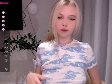 girl cam all day small_blondee image #2485528