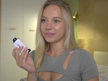 girl cam all day snow_is_falling image #7710846