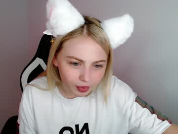 girl cam all day shy_blondiee image #3705056