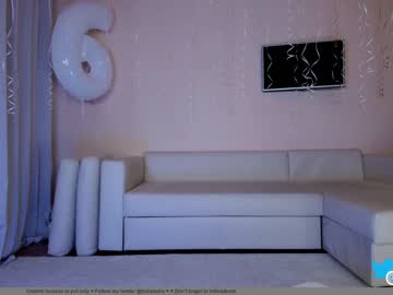 girl cam all day hollyextra image #3673725