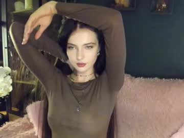 girl cam all day bmwm5f90 image #8994267