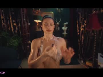 girl cam all day lucieoude_ image #2008545