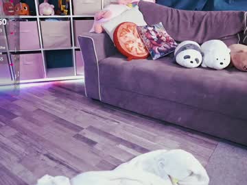 girl cam all day madnessalise image #9485012
