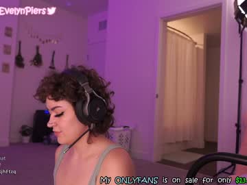 girl cam all day evelynpiers image #2539149