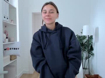 girl cam all day eleonora_linn_ image #7948136