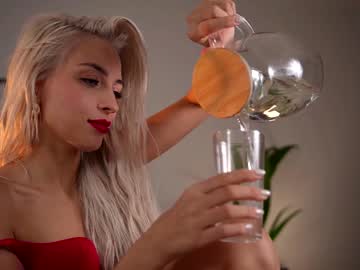 girl cam all day peach_me image #255610