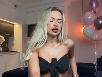 girl cam all day julia_rle image #7792907