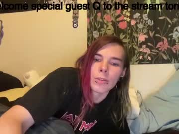 couple cam all day polyhouseofgays image #3585665