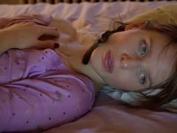 girl cam all day ellaa91 image #3216814