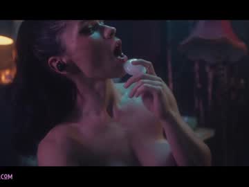 girl cam all day lucieoude_ image #1978744