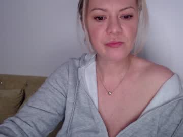 girl cam all day kiradivine image #1912248