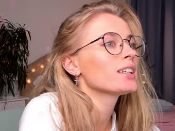 girl cam all day linellali image #2686922