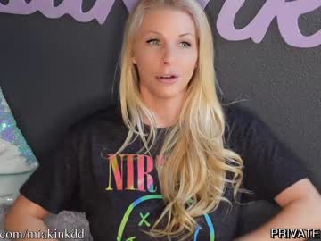girl cam all day miakinkdd image #1226472