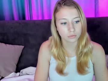 girl cam all day emily_tayl0r image #3106709