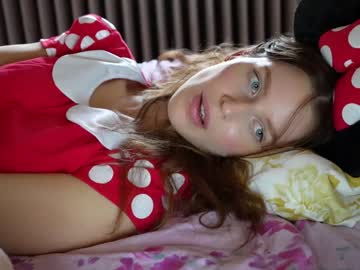 girl cam all day ellaa91 image #2965321