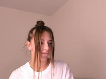 girl cam all day lesi_moon image #5046696