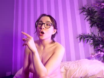 girl cam all day littlee33 image #9729548