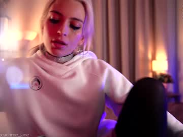 girl cam all day peach_me image #965910