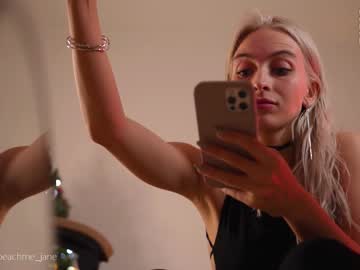 girl cam all day peach_me image #858947