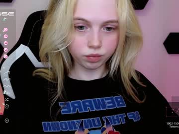 girl cam all day small_blondee image #4381993