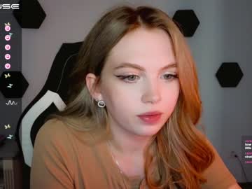 girl cam all day small_blondee image #4618393