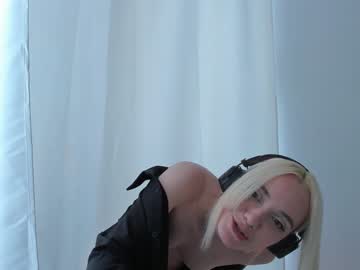 girl cam all day 2b_ image #6976377