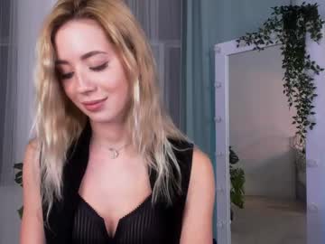 girl cam all day emmi_rosee image #978293