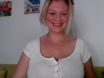 girl cam all day kiradivine image #1667885