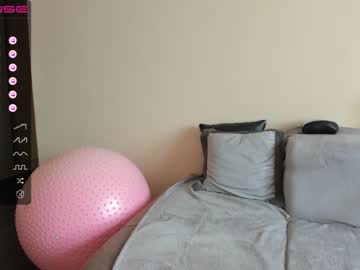 girl cam all day emilymilf__ image #4360866