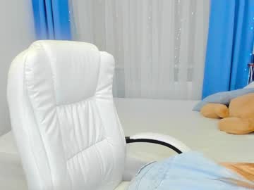 girl cam all day emmika_ image #4707470