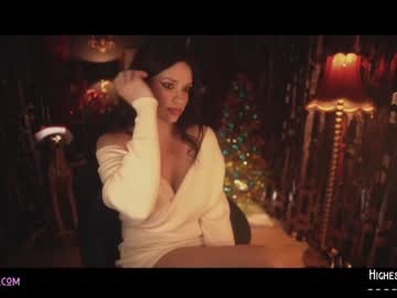 girl cam all day lucieoude_ image #773240
