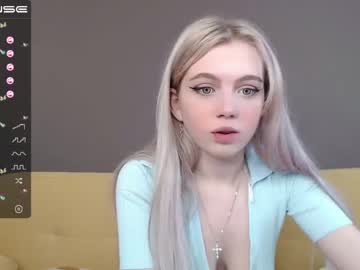 girl cam all day small_blondee image #1577752